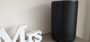 Review LG WK7 ThinQ smart speaker